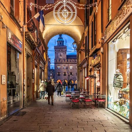 Urbanicooh Garisenda - Piazza Maggiore View Bolonha Exterior foto