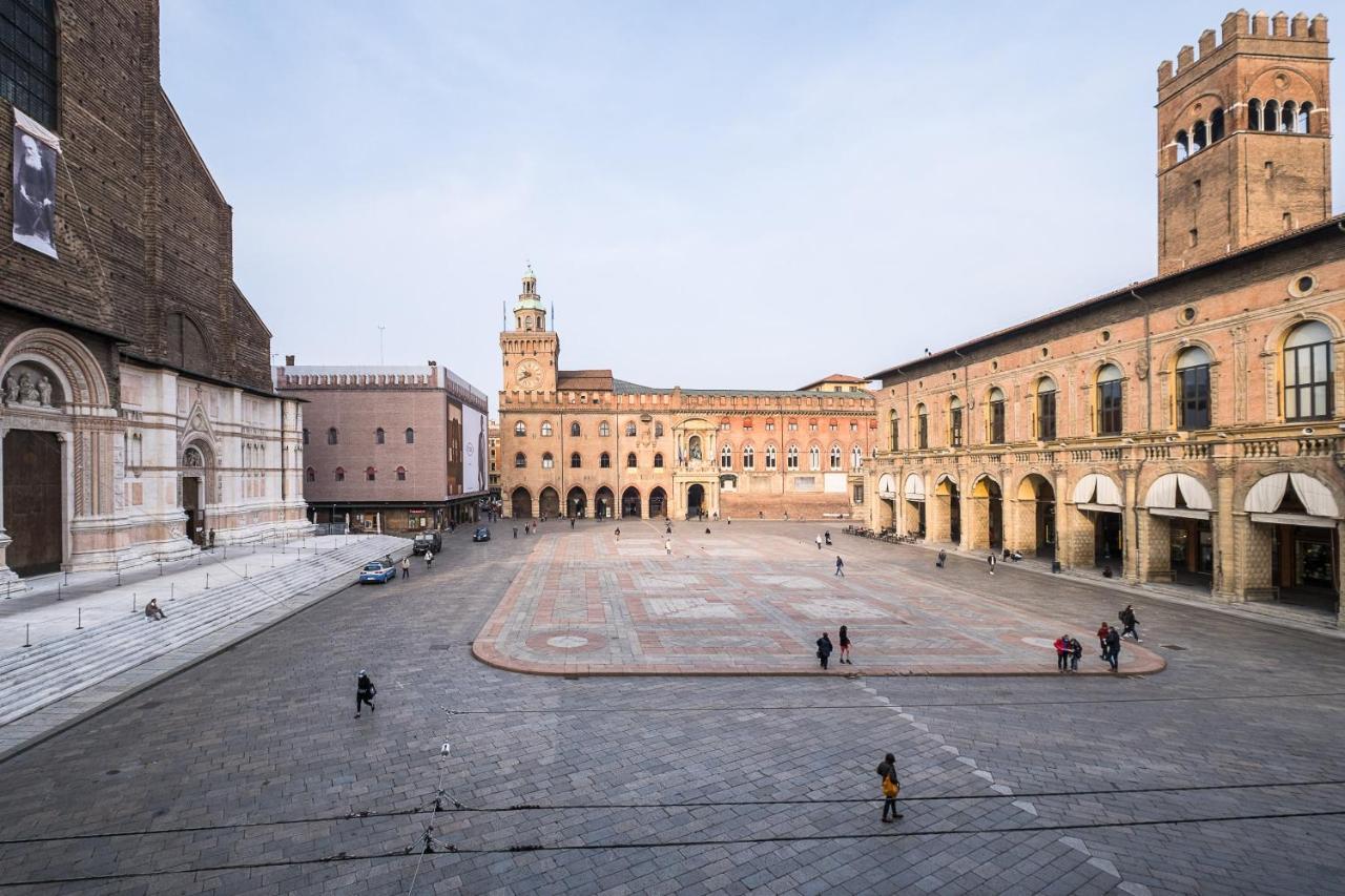 Urbanicooh Garisenda - Piazza Maggiore View Bolonha Exterior foto