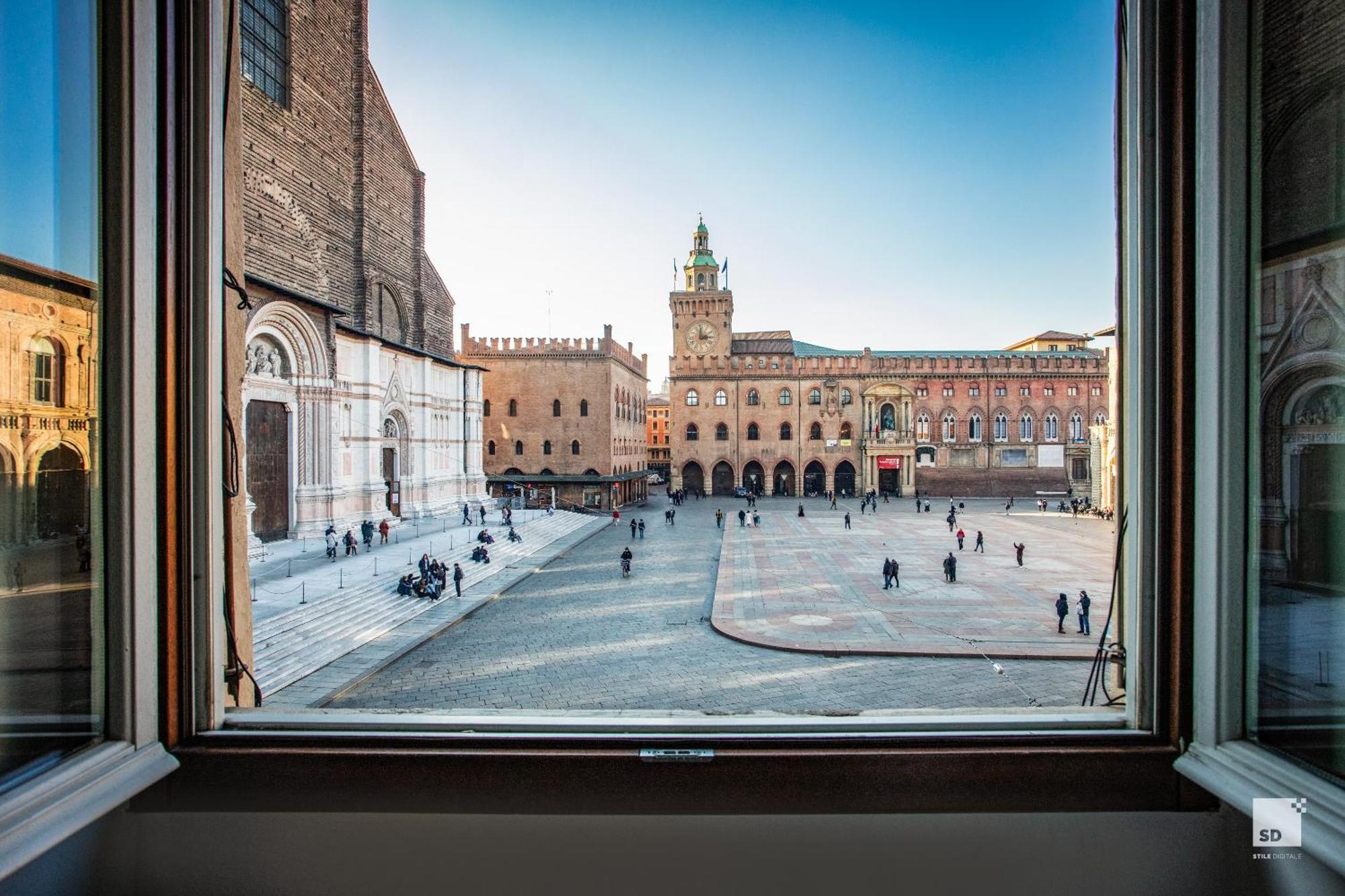 Urbanicooh Garisenda - Piazza Maggiore View Bolonha Exterior foto